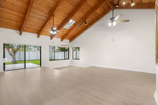 21111 Escondido Way, Boca Raton, FL 33433 - Photo 5