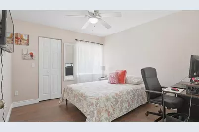 2712 NW 80th Avenue, Sunrise, FL 33322 - Photo 9