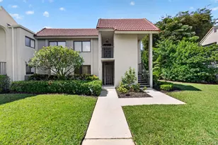 5561 Fairway Park Dr, Boynton Beach, FL 33437 - Photo 1