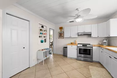 255 NE 12th Street, Delray Beach, FL 33444 - Photo 23