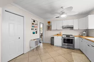 255 NE 12th St, Delray Beach, FL 33444 - Photo 23