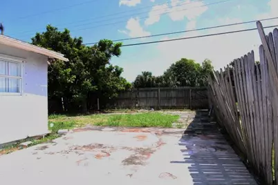 1561 W 11th Street, Riviera Beach, FL 33404 - Photo 23