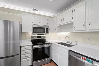 33 Pine Arbor Lane #102, Vero Beach, FL 32962 - Photo 5