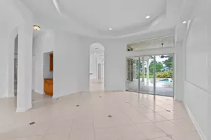 10251 N Lake Vista Cir, Davie, FL 33328 - Photo 15