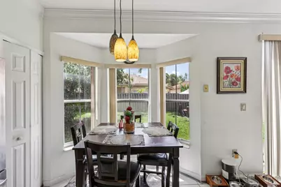 405 E Royal Cove Circle, Davie, FL 33325 - Photo 11