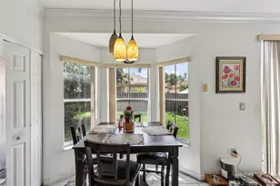 405 E Royal Cove Cir, Davie, FL 33325 - Photo 11
