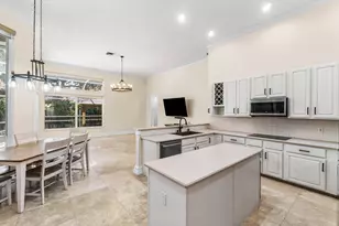21725 Marigot Dr, Boca Raton, FL 33428 - Photo 9