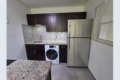720 NE 2nd Street #2, Fort Lauderdale, FL 33301 - Photo 3