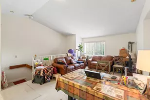 8039 Lake Dr, Doral, FL 33166 - Photo 29