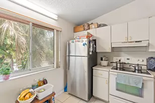 8039 Lake Dr, Doral, FL 33166 - Photo 25