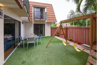 2903 SW 11th Place N, Deerfield Beach, FL 33442 - Photo 15