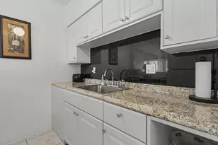 800 SW 10th Terrace, Hallandale Beach, FL 33009 - Photo 17