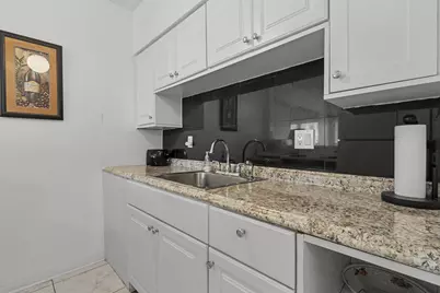 800 SW 10th Terrace #T-6, Hallandale Beach, FL 33009 - Photo 17