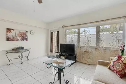 800 SW 10th Terrace #T-6, Hallandale Beach, FL 33009 - Photo 11