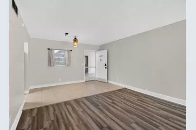 725 Hummingbird Way #109, North Palm Beach, FL 33408 - Photo 3