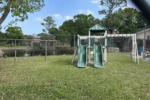 65 Maplecrest Cir, Jupiter, FL 33458 - Photo 21