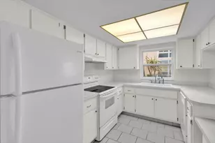 2950 SE Ocean Blvd, Stuart, FL 34996 - Photo 9