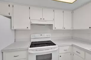 2950 SE Ocean Blvd, Stuart, FL 34996 - Photo 11