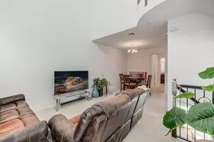 11675 SW 13th Ct, Pembroke Pines, FL 33025 - Photo 9