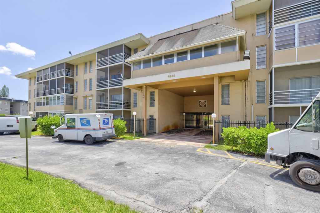 4848 NW 24th Ct #205 - 4848 NW 24th Ct #205, Lauderdale Lakes, FL 33313 Luxury Property | Jose Angel Pina