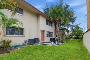 1769 NE 40th Pl, Pompano Beach, FL 33064 - Photo 23