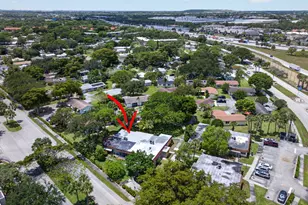 2002 SW Natura Blvd, Deerfield Beach, FL 33441 - Photo 9