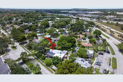 2002 SW Natura Boulevard #B, Deerfield Beach, FL 33441 - Photo 9