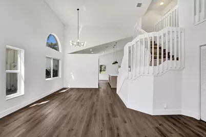 8865 Lake Park Circle S, Davie, FL 33328 - Photo 9