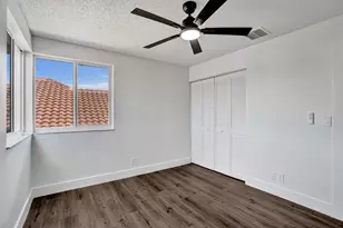 8865 Lake Park Cir S, Davie, FL 33328 - Photo 57