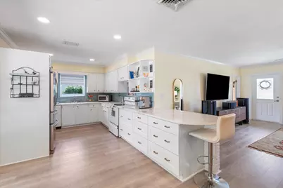 801 Berkeley Street, Boca Raton, FL 33487 - Photo 9