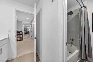 7528 NW Deysbrook Ln, Port Saint Lucie, FL 34987 - Photo 23