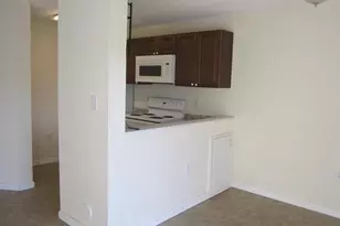 7103 Glenmoor Dr, West Palm Beach, FL 33409 - Photo 5