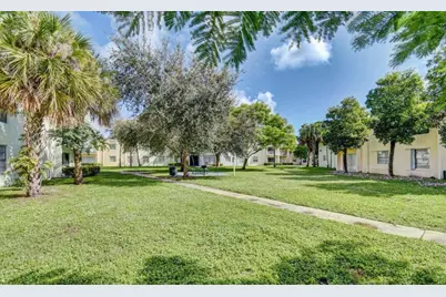 409 Executive Center Drive #209, West Palm Beach, FL 33401 - Photo 17