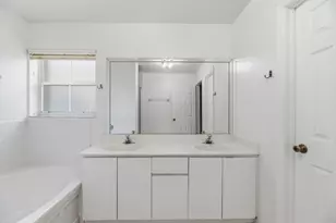 345 W Cypress Cove Cir, Davie, FL 33325 - Photo 17
