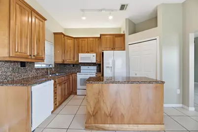 345 W Cypress Cove Circle, Davie, FL 33325 - Photo 5