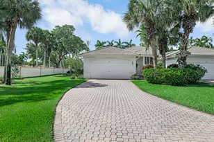 9543 Crescent View Dr N, Boynton Beach, FL 33437 - Photo 1