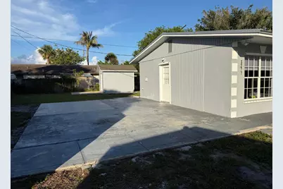 3277 SE Birch Avenue, Stuart, FL 34997 - Photo 5