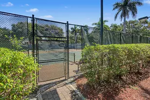 1755 NW 77th Ave, Pembroke Pines, FL 33024 - Photo 37