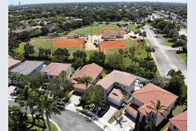 1755 NW 77th Avenue, Pembroke Pines, FL 33024 - Photo 35