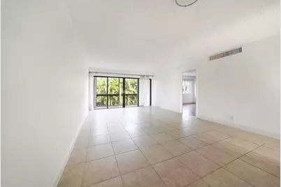 3050 Presidential Way #205, West Palm Beach, FL 33401 - Photo 3