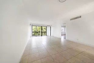 3050 Presidential Way, West Palm Beach, FL 33401 - Photo 3
