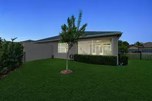 12773 SW Lake Fern Cir, Port Saint Lucie, FL 34987 - Photo 23