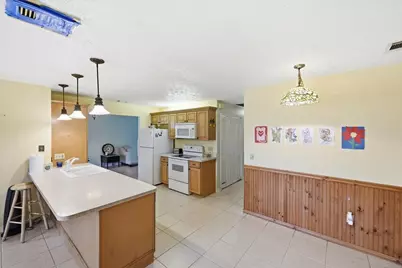 716 SE Evergreen Terrace, Port Saint Lucie, FL 34983 - Photo 5
