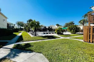 637 Executive Center Dr, West Palm Beach, FL 33401 - Photo 5