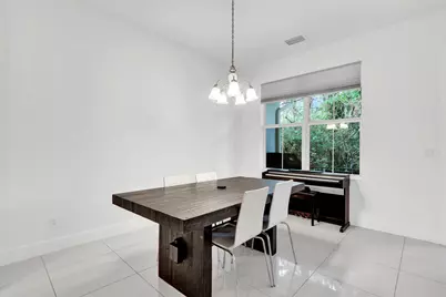 7113 Kensington Court, Palm Beach Gardens, FL 33418 - Photo 11