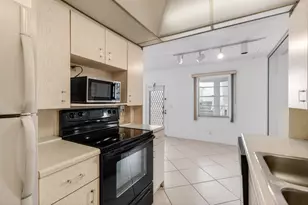 2027 Exeter B, Boca Raton, FL 33434 - Photo 25