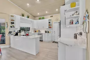 7640 NW 87th Ave, Tamarac, FL 33321 - Photo 9