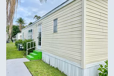 183 Plantation Boulevard, Lake Worth, FL 33467 - Photo 3