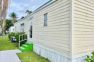 183 Plantation Blvd, Lake Worth, FL 33467 - Photo 3