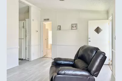183 Plantation Boulevard, Lake Worth, FL 33467 - Photo 9